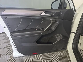 2022 Volkswagen Tiguan SE – miniatura 9