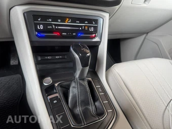 2022 Volkswagen Tiguan SE - miniatura 25