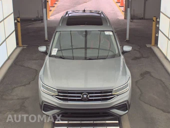 2022 Volkswagen Tiguan SE - miniatura 2