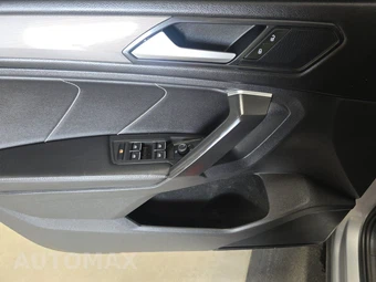2022 Volkswagen Tiguan SE – miniatura 9