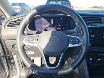 2022 Volkswagen Tiguan SE - miniatura 10