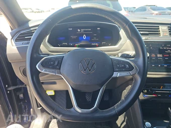 2022 Volkswagen Tiguan SE - miniatura 10