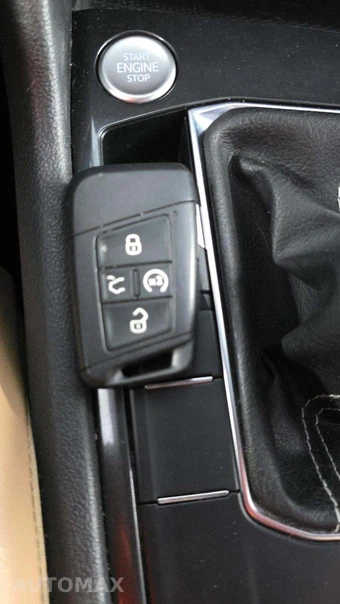 2022 Volkswagen Tiguan SE - miniatura 18
