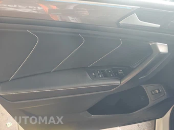 2022 Volkswagen Tiguan SE R-Line Black - miniatura 9
