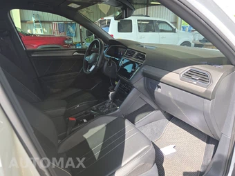 2022 Volkswagen Tiguan SE R-Line Black - miniatura 8