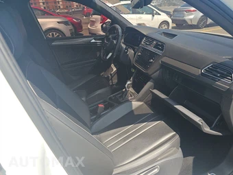 2022 Volkswagen Tiguan SE R-Line Black - miniatura 8