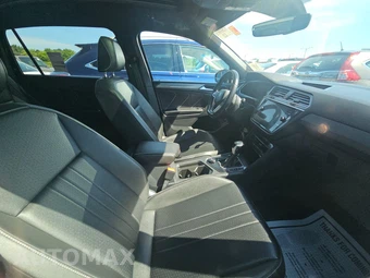 2022 Volkswagen Tiguan SE R-Line Black - miniatura 8