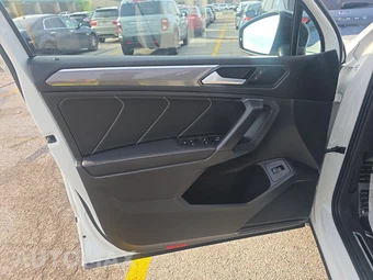 2022 Volkswagen Tiguan SE R-Line Black - miniatura 9