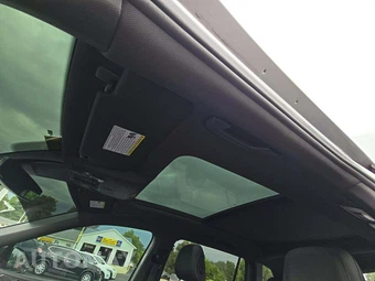 2022 Volkswagen Tiguan SE R-Line Black - miniatura 8