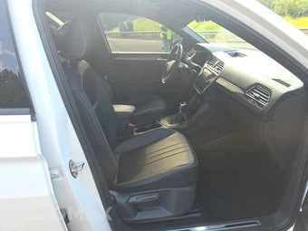 2022 Volkswagen Tiguan SE R-Line Black - miniatura 8