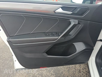 2022 Volkswagen Tiguan SE R-Line Black - miniatura 9