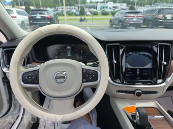 2022 Volvo S60 B5 Inscription – miniatura 10