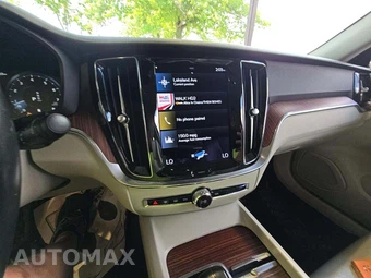 2022 Volvo S60 B5 Momentum - miniatura 10