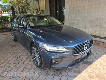 2022 Volvo S60 B5 Momentum - miniatura 4