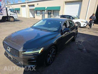 2022 Volvo S60 B5 Momentum