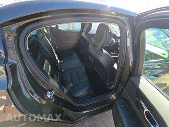 2022 Volvo S60 B5 Momentum – miniatura 16