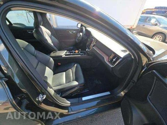 2022 Volvo S60 B5 Momentum – miniatura 18