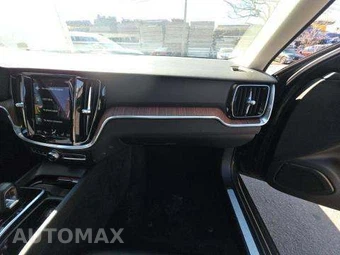 2022 Volvo S60 B5 Momentum – miniatura 19