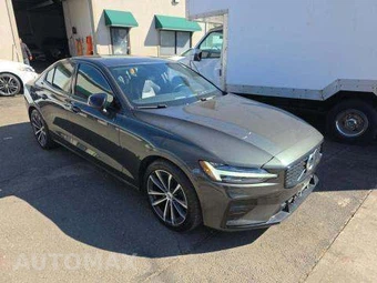 2022 Volvo S60 B5 Momentum – miniatura 4