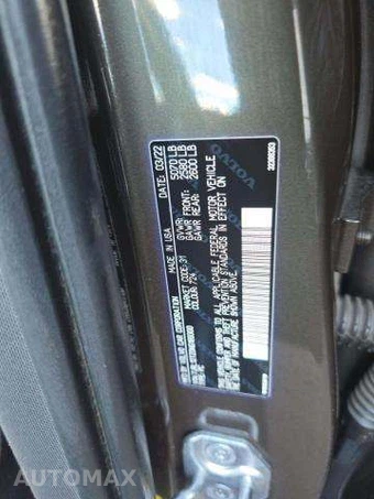 2022 Volvo S60 B5 Momentum – miniatura 5