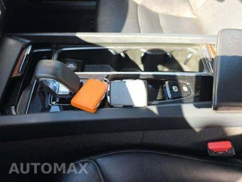 2022 Volvo S60 B5 Momentum – miniatura 8