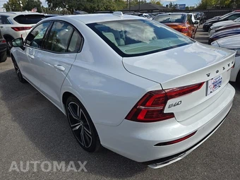 2022 Volvo S60 Recharge Plug-In Hybrid T8 R-Design Expression - miniatura 6