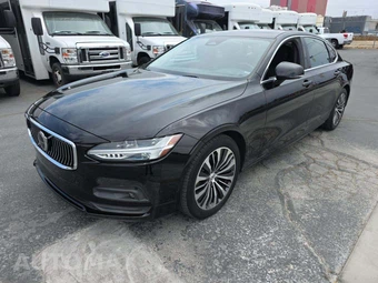 2022 Volvo S90 B6 Momentum
