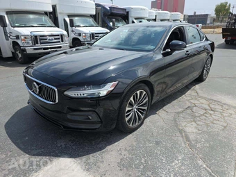 2022 Volvo S90 B6 Momentum