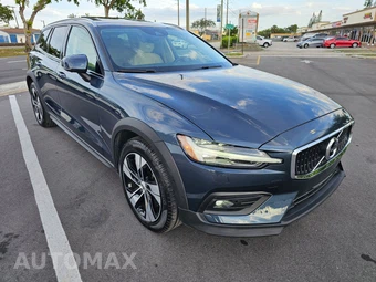 2022 Volvo V60 Cross Country T5 - miniatura 3