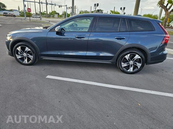 2022 Volvo V60 Cross Country T5 - miniatura 8