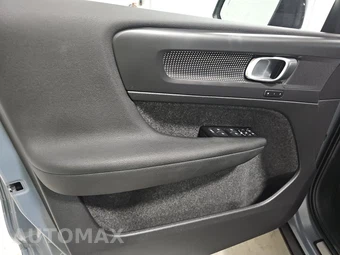 2022 Volvo XC40 Recharge Pure Electric P8 Plus - miniatura 9