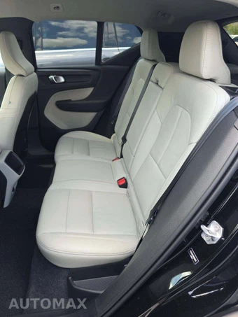 2022 Volvo XC40 T4 Momentum - miniatura 13
