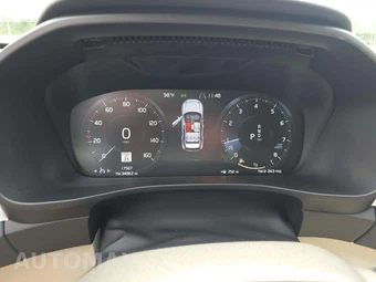 2022 Volvo XC40 T4 Momentum - miniatura 9