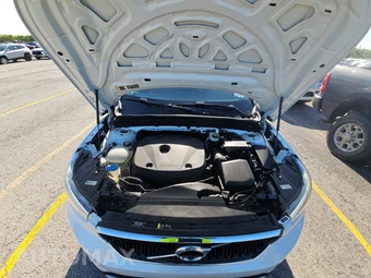 2022 Volvo XC40 T4 Momentum - miniatura 15