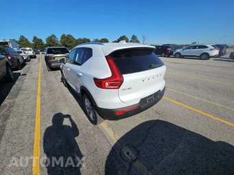 2022 Volvo XC40 T4 Momentum - miniatura 6