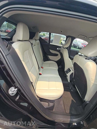 2022 Volvo XC40 T5 Momentum - miniatura 16
