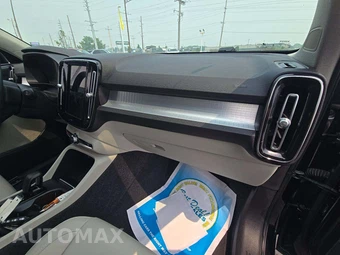 2022 Volvo XC40 T5 Momentum - miniatura 19