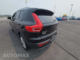 2022 Volvo XC40 T5 Momentum - miniatura 2