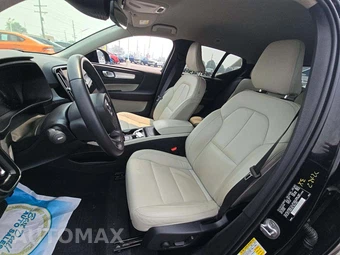 2022 Volvo XC40 T5 Momentum - miniatura 6