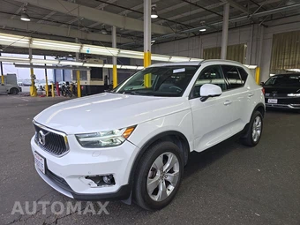 2022 Volvo XC40 T5 Momentum