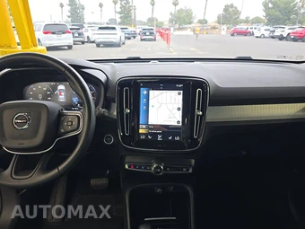 2022 Volvo XC40 T5 Momentum - miniatura 11