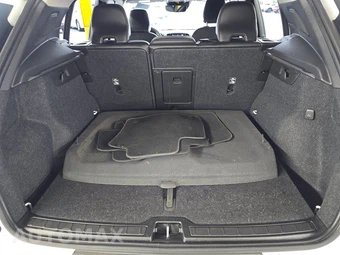 2022 Volvo XC40 T5 Momentum - miniatura 16