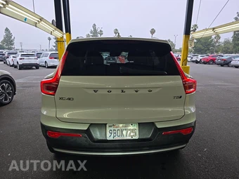 2022 Volvo XC40 T5 Momentum - miniatura 5
