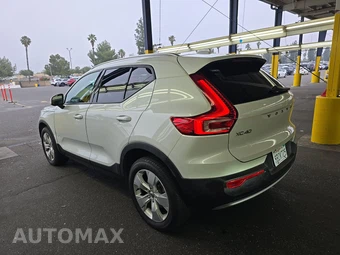2022 Volvo XC40 T5 Momentum - miniatura 6