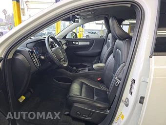 2022 Volvo XC40 T5 Momentum - miniatura 7
