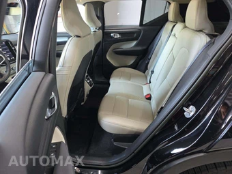 2022 Volvo XC40 T5 Momentum - miniatura 13