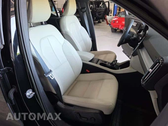 2022 Volvo XC40 T5 Momentum - miniatura 18