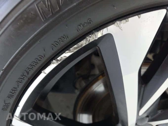 2022 Volvo XC40 T5 Momentum - miniatura 24