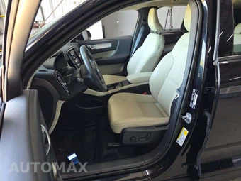 2022 Volvo XC40 T5 Momentum - miniatura 6