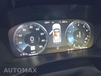 2022 Volvo XC40 T5 Momentum - miniatura 9